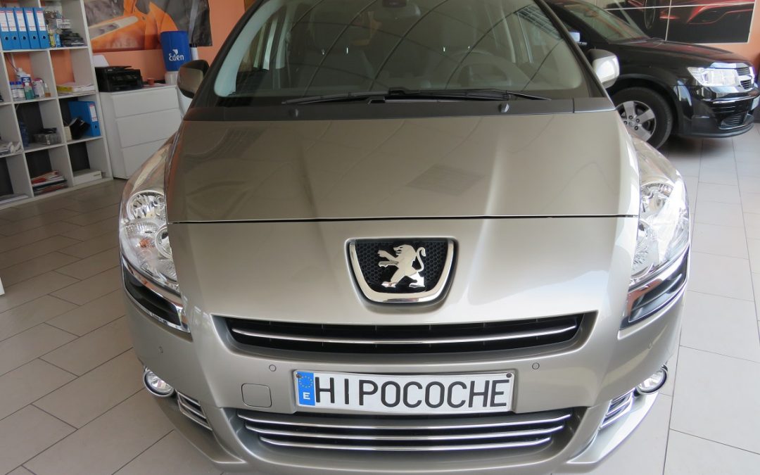 PEUGEOT 5008 1.6 e-HDI ALLURE